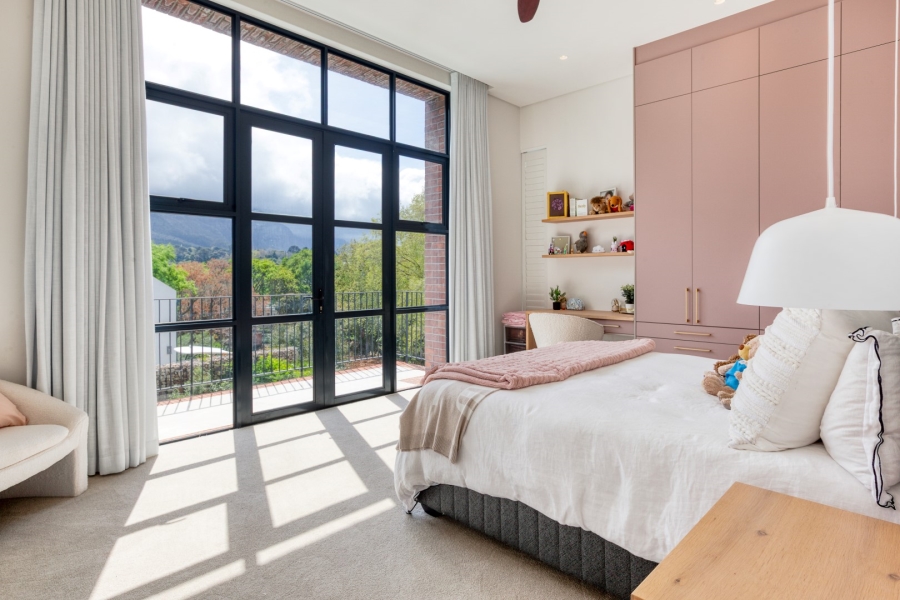 6 Bedroom Property for Sale in Constantia Western Cape